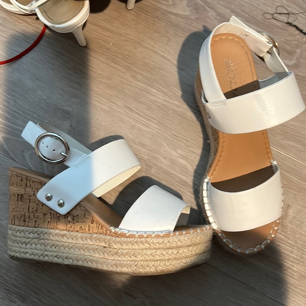 Wedge heels